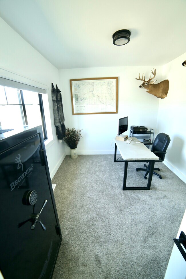 Building Photo - 1830 22nd St S