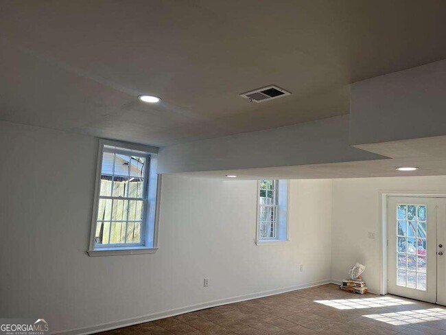 Building Photo - 3246 Mar Lanta Dr