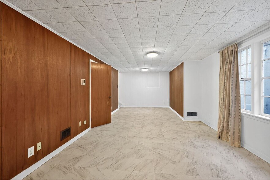 Building Photo - 13308 Norden Dr