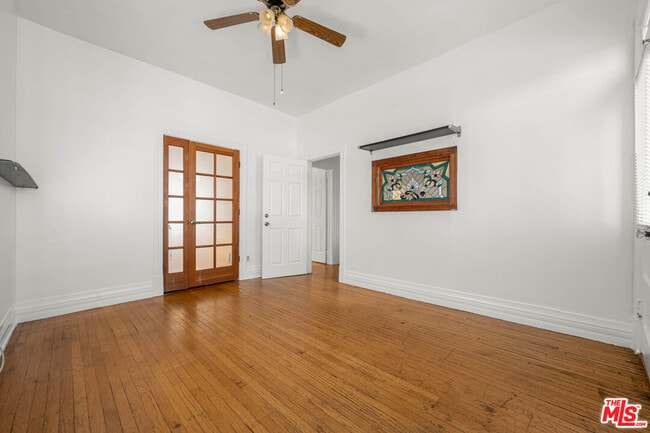 Building Photo - 1223 W 23rd St