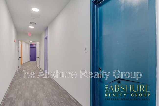 Building Photo - 600 S Duke St