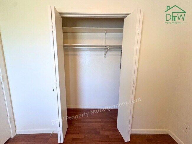Building Photo - 2-Bed, 1.5-Bath Townhome in Celina ISD - W/D Connections