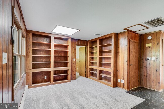 Building Photo - 12555 Trinity Dr