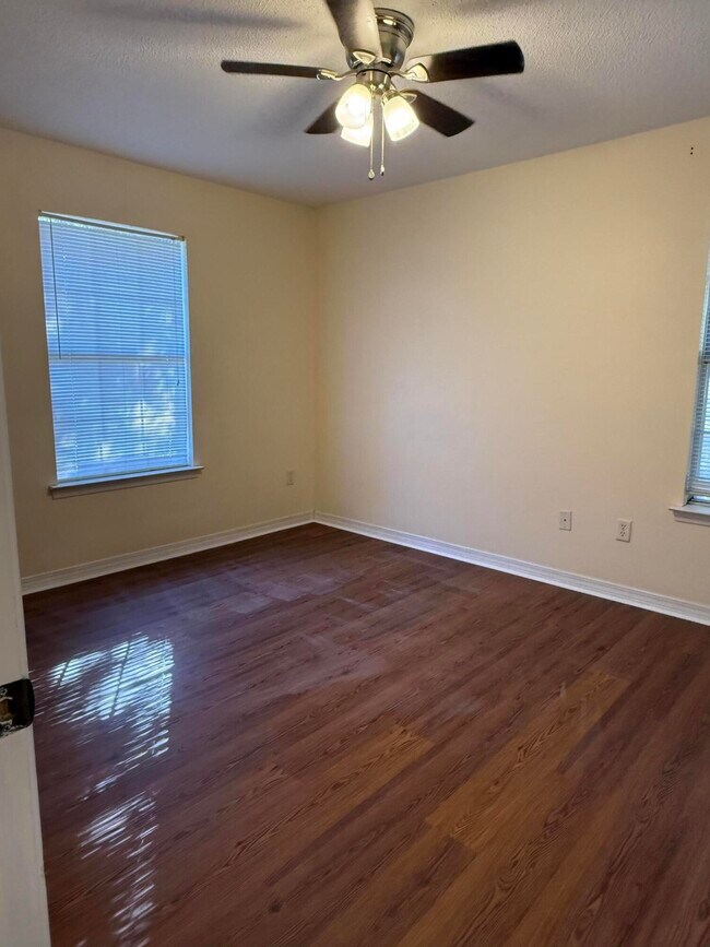 Building Photo - 12341 US-90
