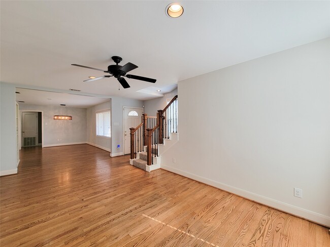 Building Photo - 5536 Aspen St