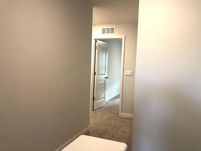 Building Photo - 6369 Bellmouth Rd