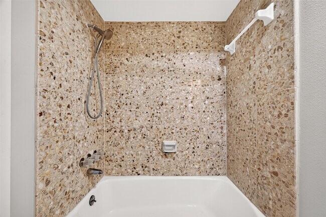 Building Photo - 2103 Winged Foot Dr