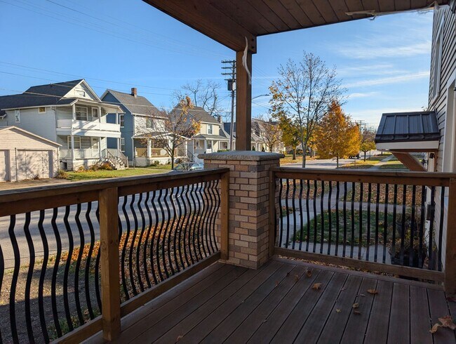 Building Photo - 1560 Coutant Ave