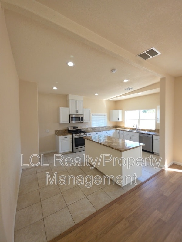 Building Photo - 32958 CA-74