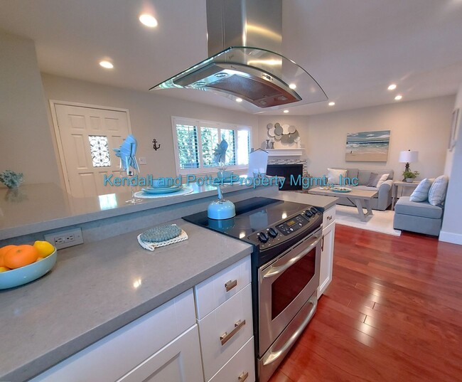 Building Photo - Impeccable 2BR, 1BA Capitola Condo with Oc...