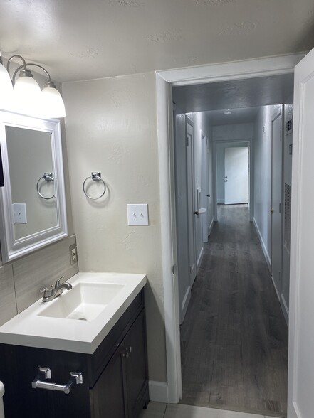 Bathroom - 1842 Lynwood Dr