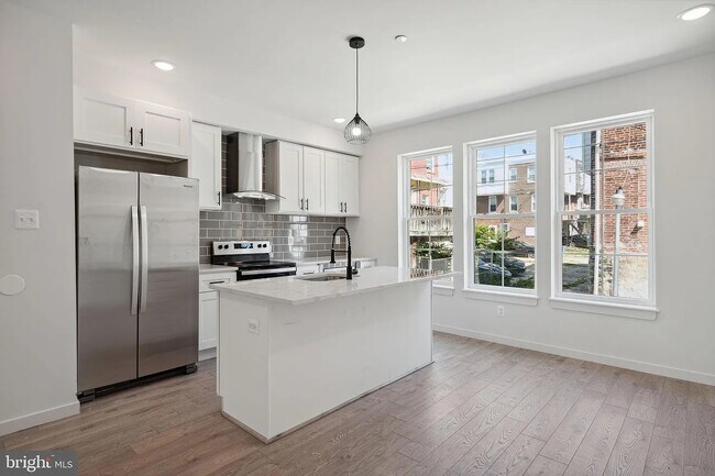 Building Photo - 5608 Florence Ave