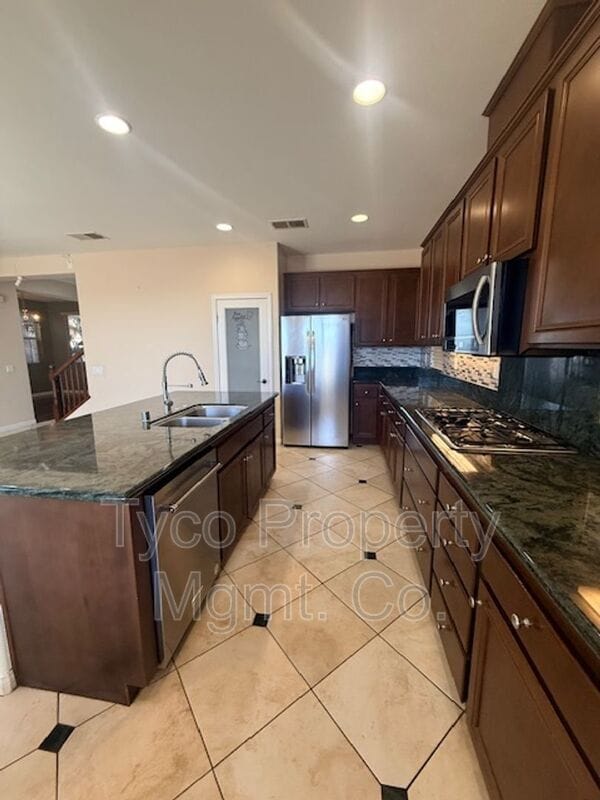 Building Photo - 5215 Sandbar Cove Way