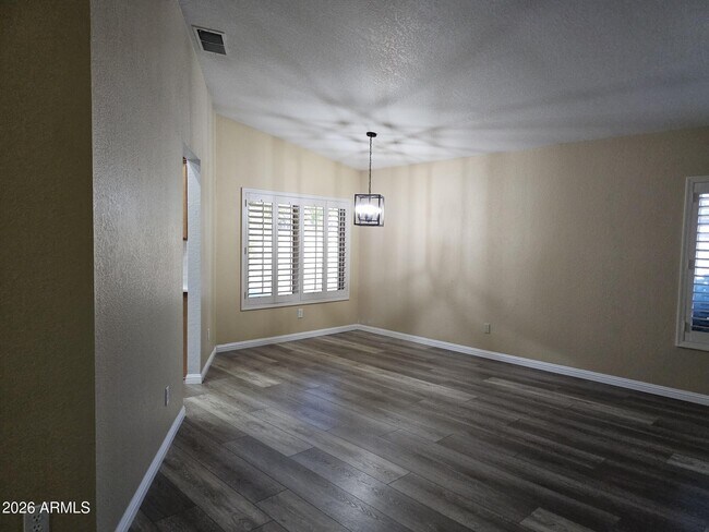 Building Photo - 3337 W Kristal Way