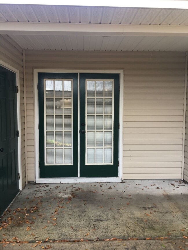 Building Photo - 113 Leeswood Cir
