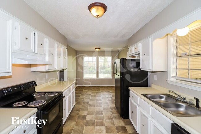 Building Photo - 6783 Seven Valley Dr