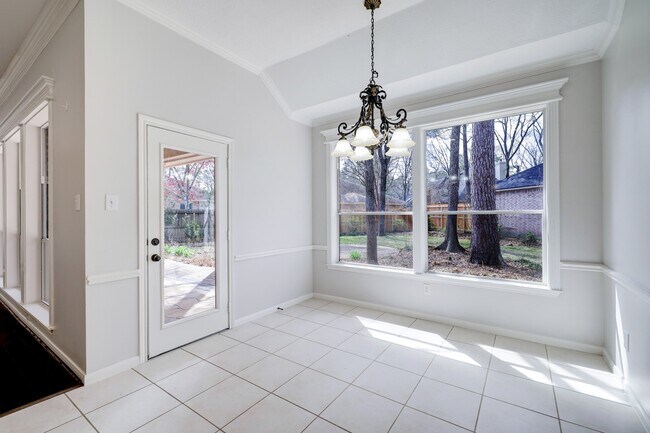 Building Photo - 14 Greenside Pl