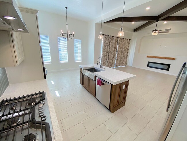 Building Photo - East El Paso 4 bed/ 2.5 Bath Refrig A/C
