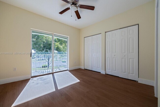 Building Photo - 1947 SE 24th Terrace