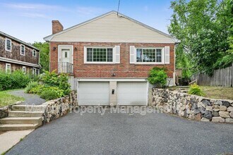 Building Photo - 27 Hermon St