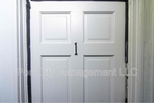 Building Photo - 5 S Wickham Rd