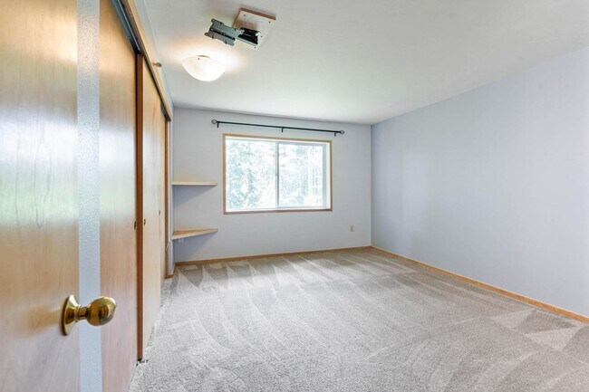 Building Photo - 3433 SW McNary Pkwy