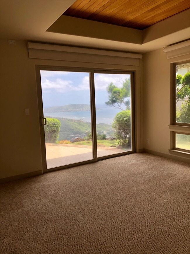 Building Photo - 3/2.5/2 Home - Located in the Beautiful Gated Community at Kahalakua- Endless Views!