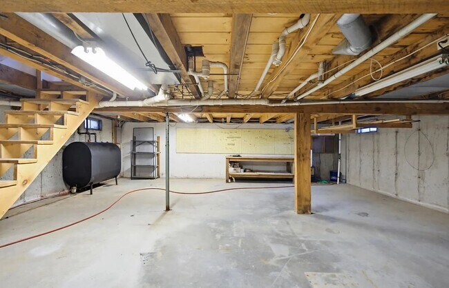 Building Photo - 6-B Fifield