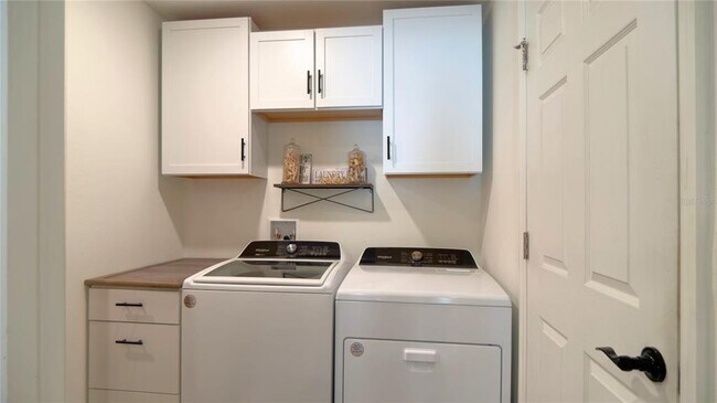 Building Photo - 13574 SW 47th Cir