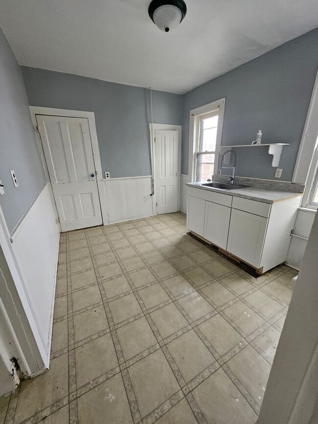 Building Photo - 1619 Chestnut St