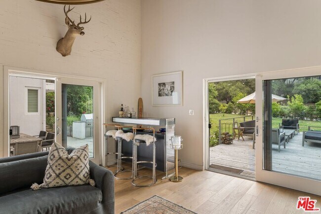 Building Photo - 959 Crater Oak Dr