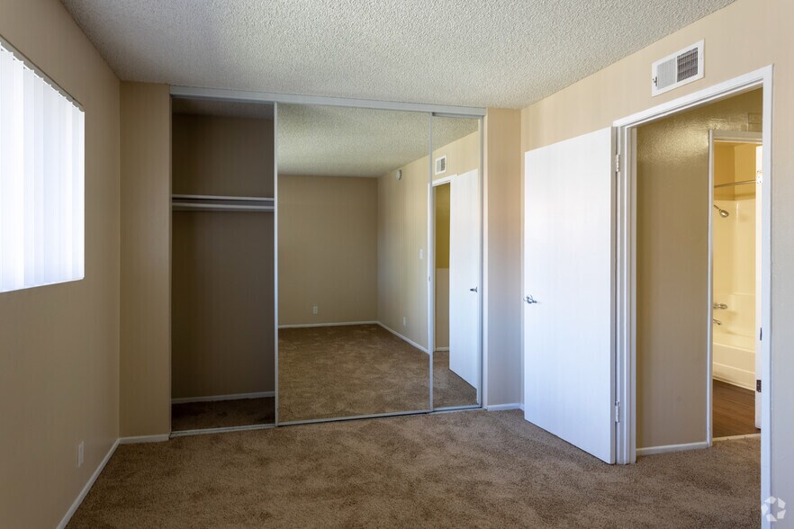 Monterra Springs Apts 861 S Glencliff St La Habra CA 90631