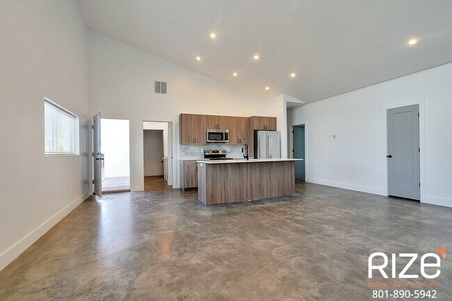 Building Photo - 3359 S 900 E