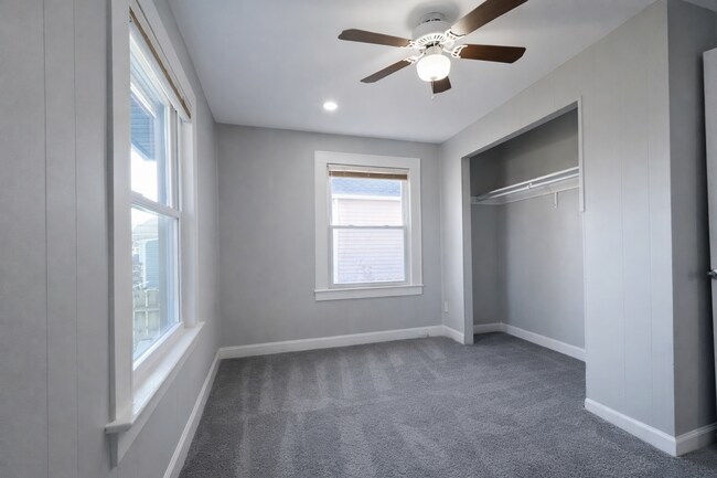 Building Photo - Charming 2BR Home with Yard, Porch & In-Home Laundry