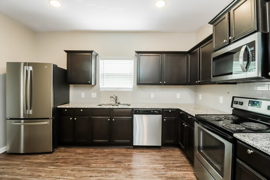 Building Photo - 1533 Conley Ln