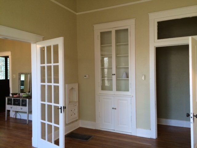 Built-in dining room - 1004 Scott St