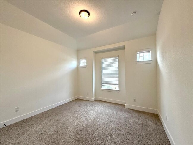Building Photo - 30421 Zoysia Pt Ln