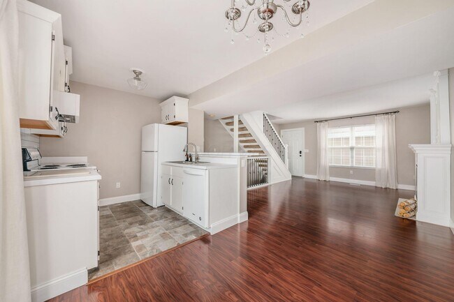 Building Photo - 5052 Stoneybrook Blvd
