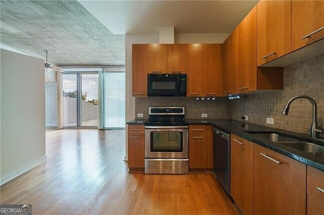 Building Photo - 3300 Windy Ridge Pkwy SE