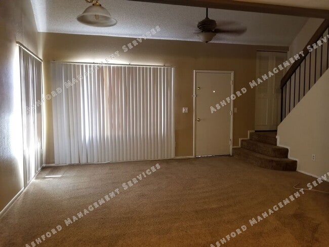 Building Photo - 2 STORY TOWNHOME WITH ATTACHED GARAGE WATER INCL