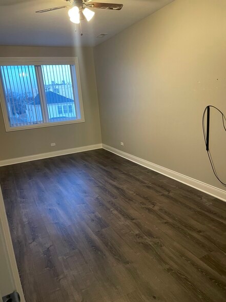 Building Photo - 6027 W Giddings St