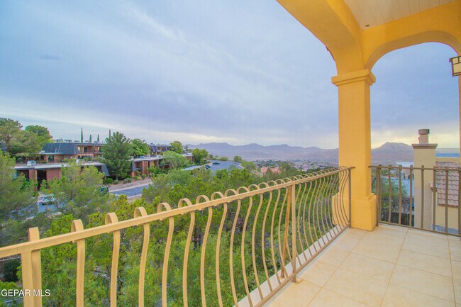 Building Photo - 4744 Excalibur Dr