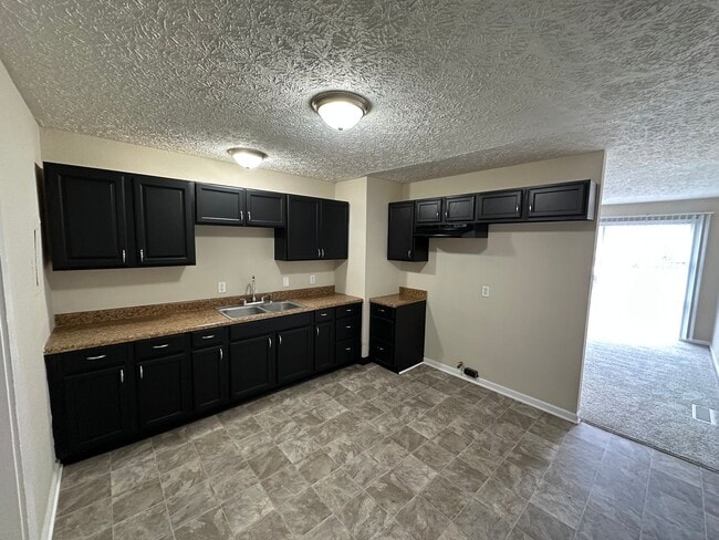 Building Photo - 3 Bed / 1.5 Bath Home located in Lawrence Township!