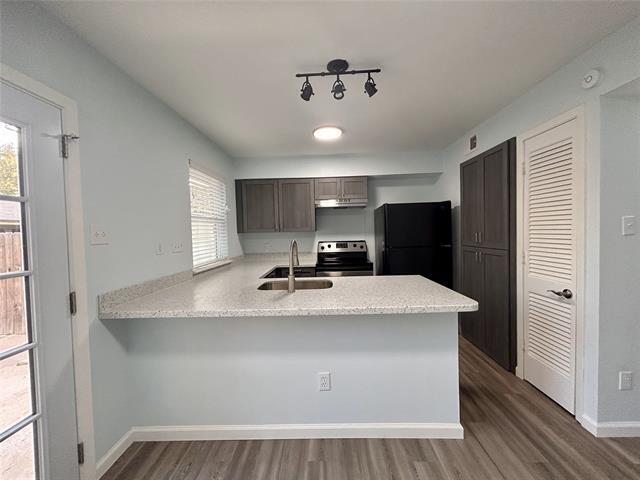 Building Photo - 2410 Hollandale Cir