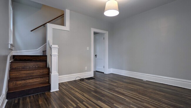 Building Photo - 423 Frebis Ave