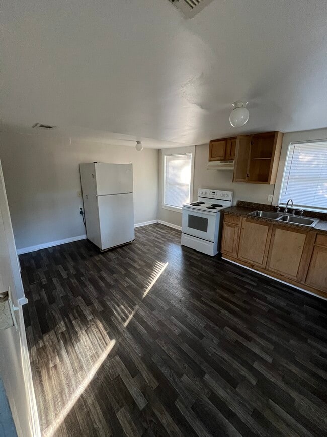 Building Photo - 805 3rd Ave