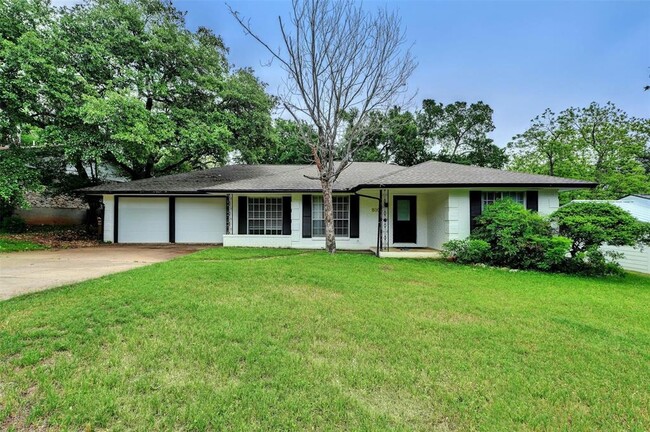 Primary Photo - 8001 Ceberry Dr