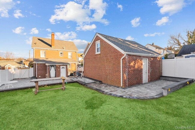 Building Photo - 9 George St