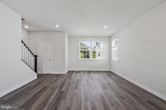 Building Photo - 16640 Green Glade Dr