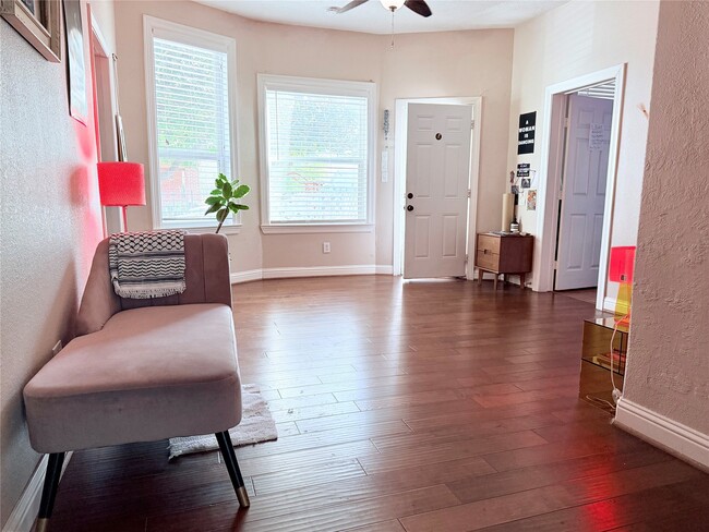 Building Photo - 4919 Walker St